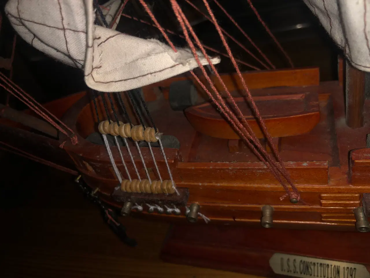 Billede 12 - 2 stk model skibe i træ