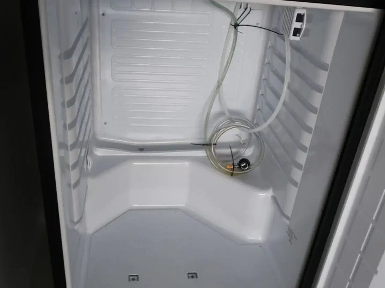 Billede 4 - Køleskab med taphane MANGROVE JACKS KEGERATOR
