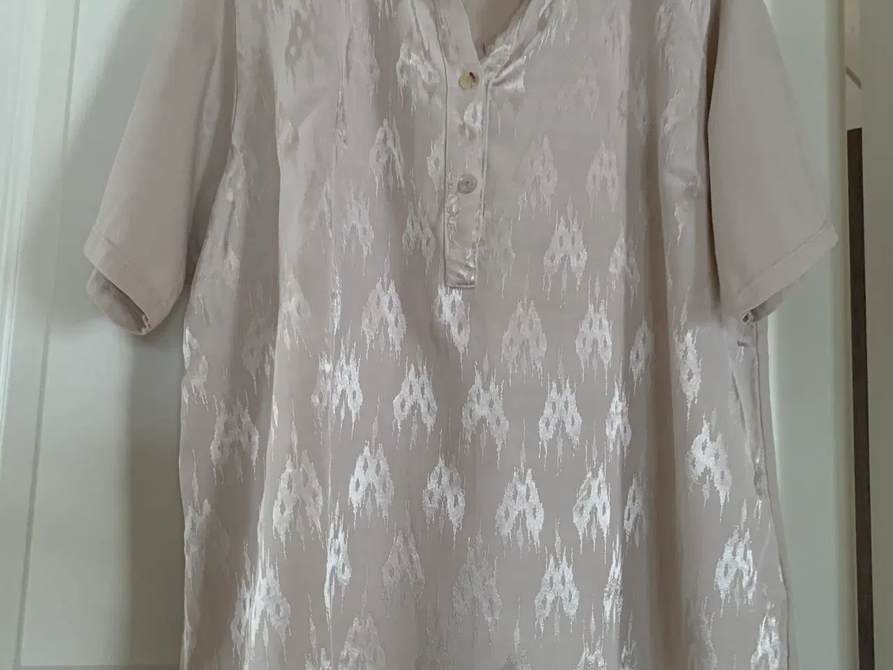 Billede 1 - Ny Marta bluse, beige 