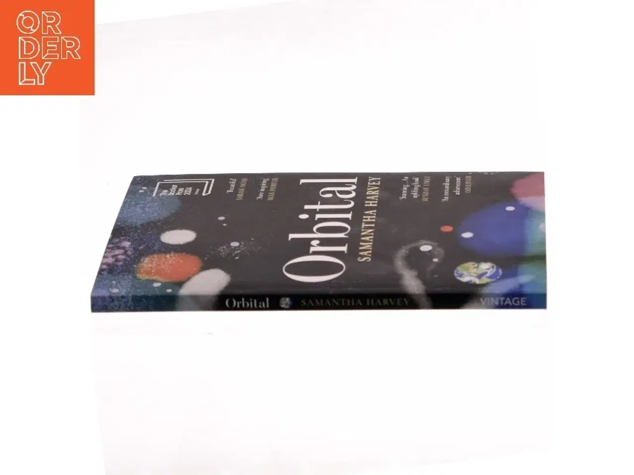 Billede 2 - Orbital (Læsekredssæt) af Samantha Harvey (Bog)