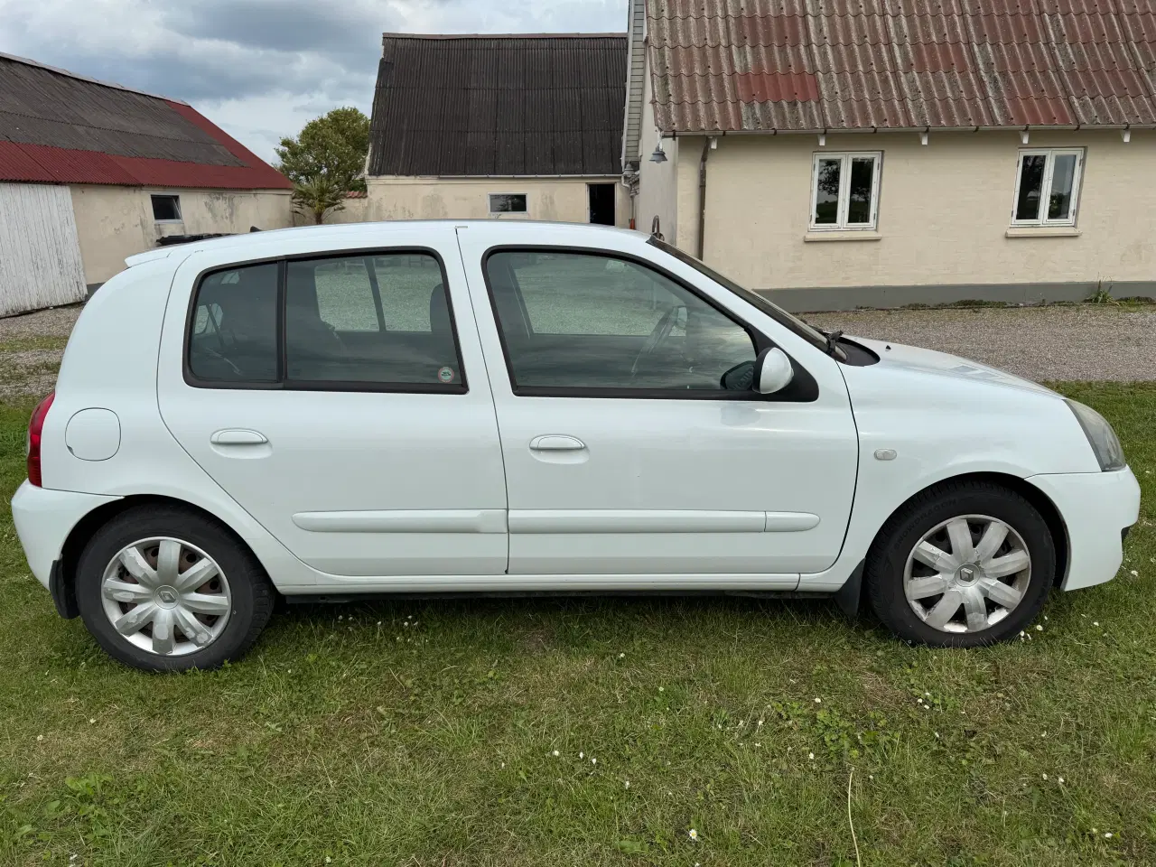 Billede 4 - Nysynet Renault Clio 1,4 16V 100 HK 2007