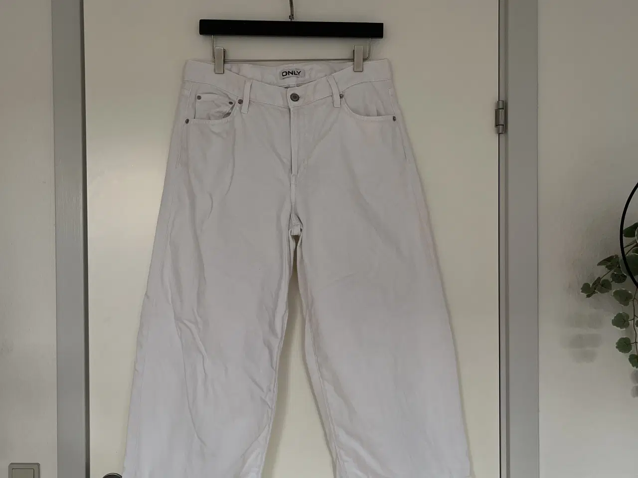 Billede 1 - Hvide bukser