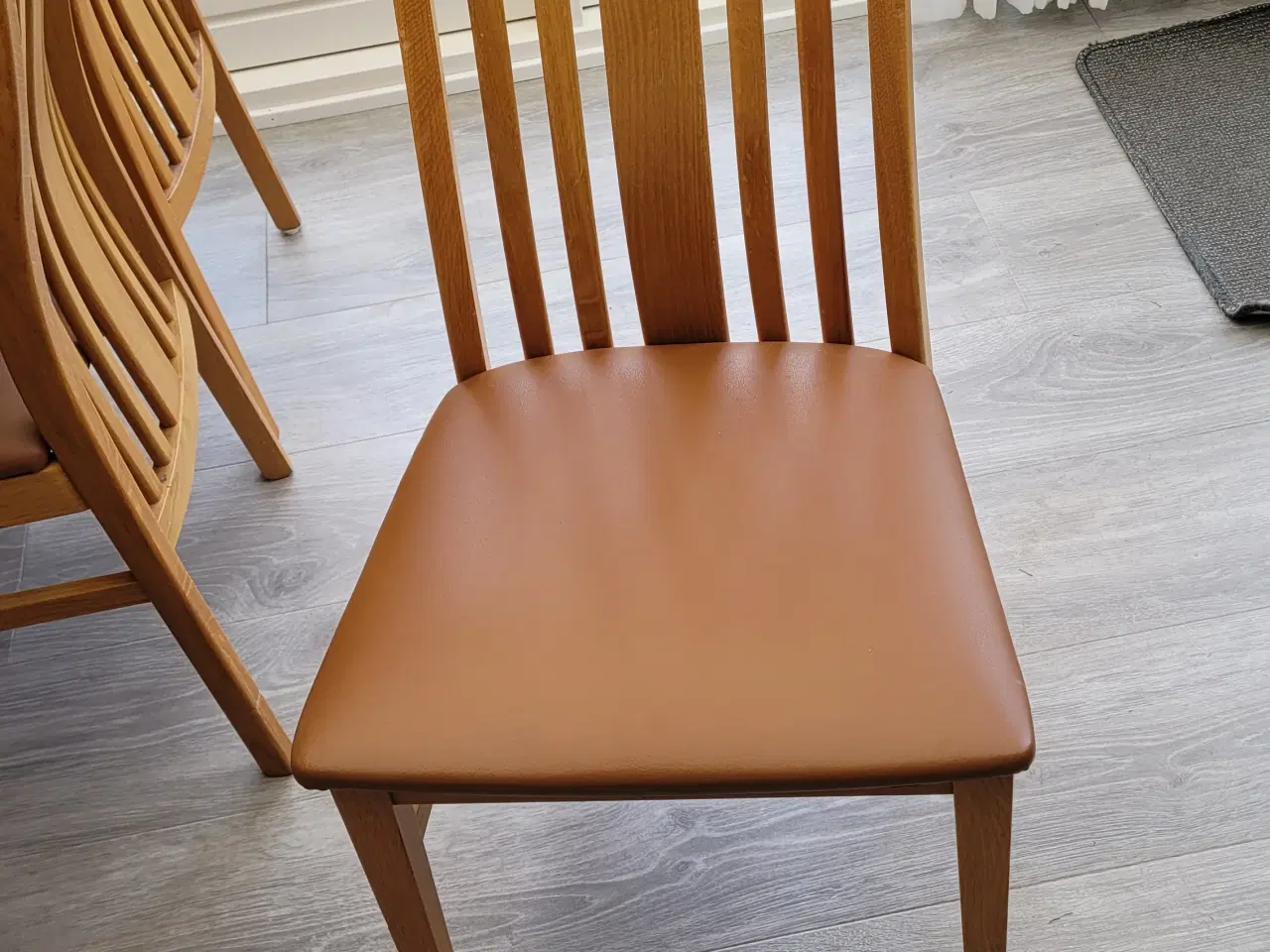 Billede 2 - Spisebord med 6 stole 