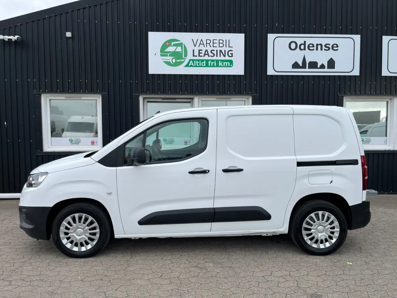 Billede 1 - Toyota ProAce City 1,5 D 102 Medium Comfort