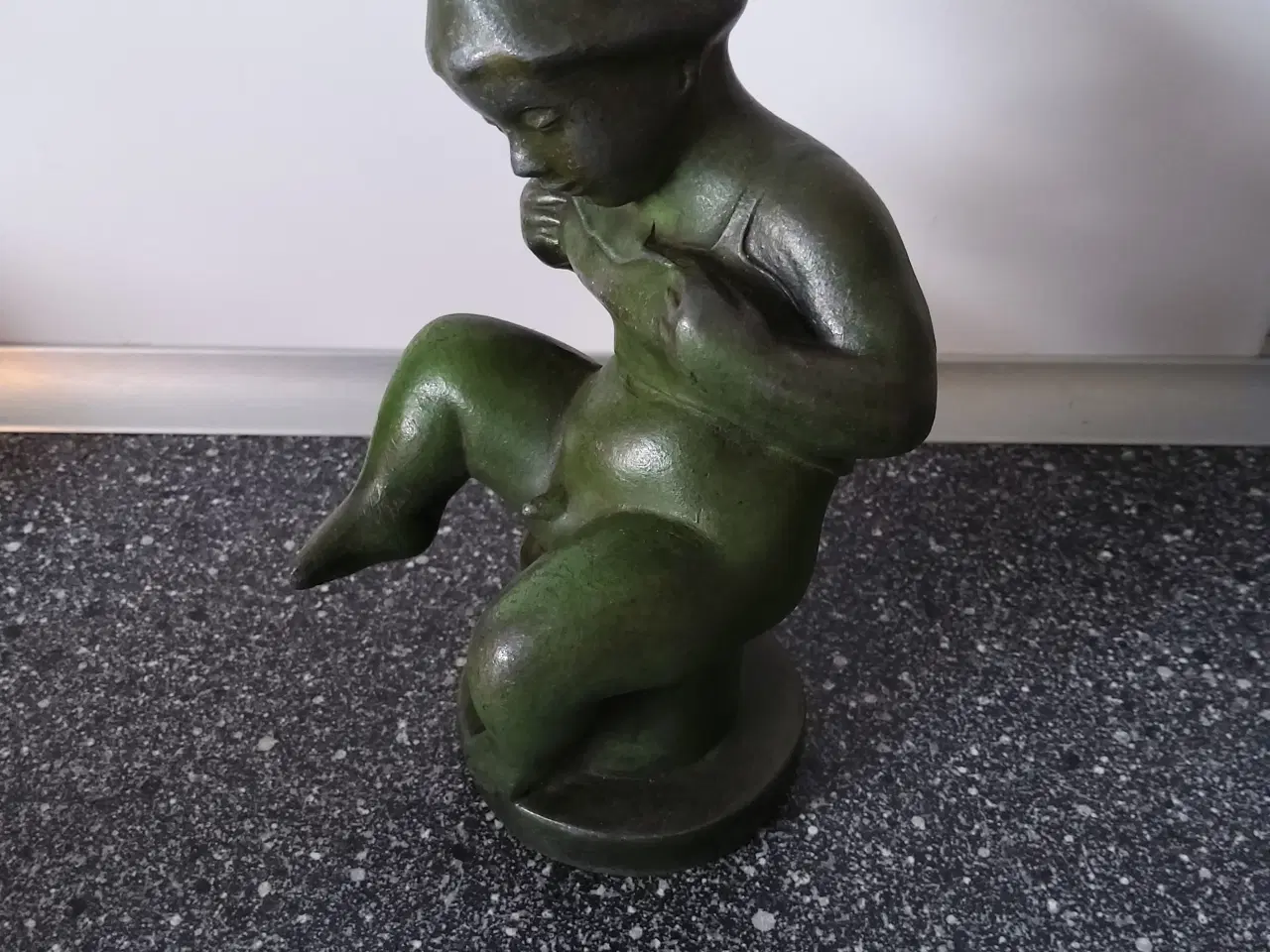Billede 11 - Grøn Bronzefigurer/skulptur af dreng.