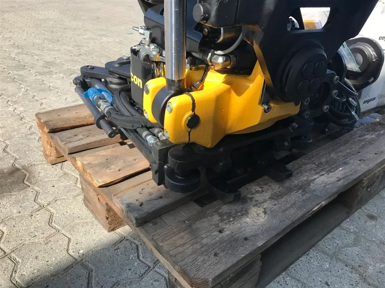 Billede 8 - - - - Engcon ec206 Aftageligt med ec-Oil og gribeklo