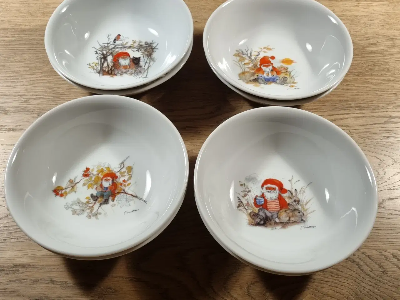 Billede 1 - Mads Stage julestel, 8 grødskåle