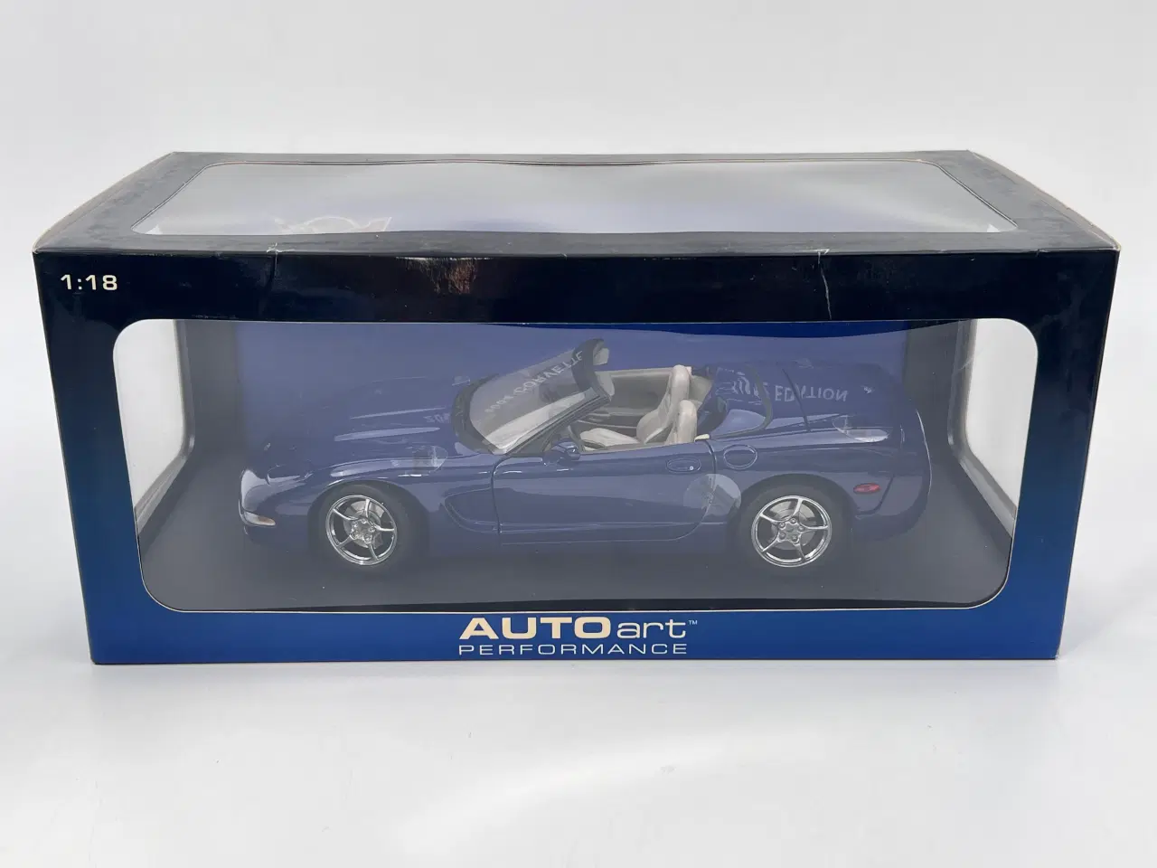 Billede 10 - 2004 Chevrolet Corvette Convertible AUTOart - 1:18