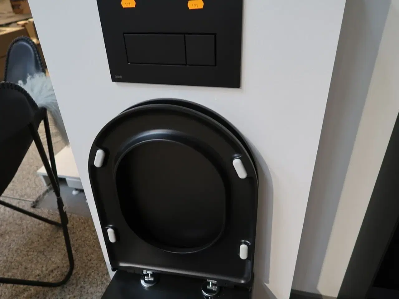 Billede 4 - Væghængtoilet CASSØE Tour med toiletsæde og indbygningscisterne