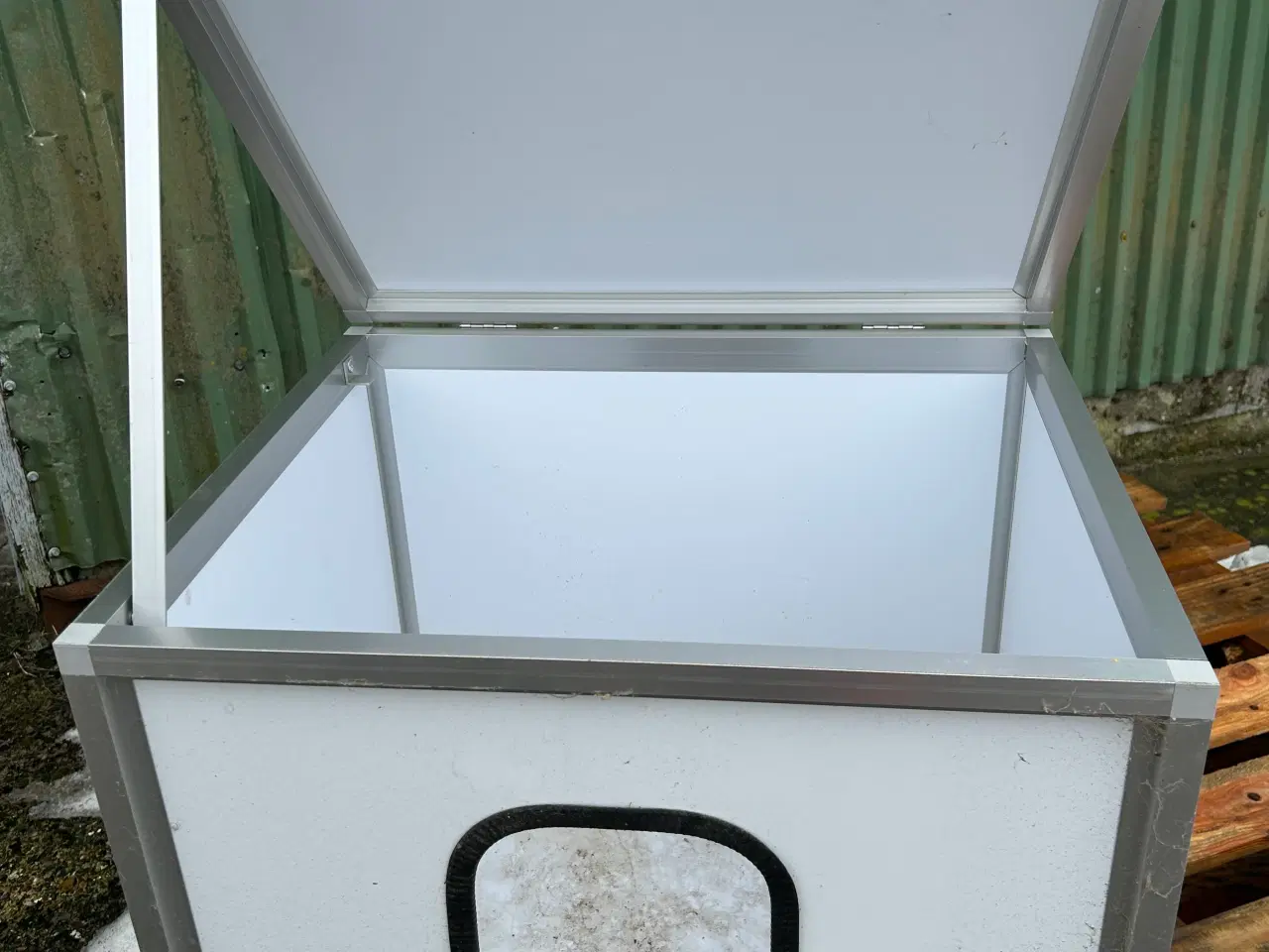 Billede 1 - Katte og hunde Føde kasse