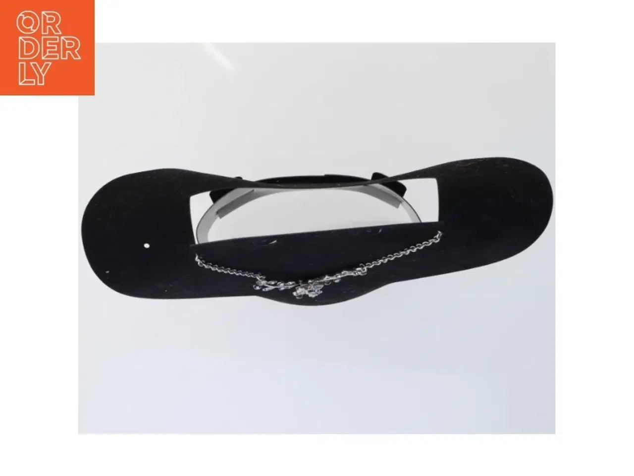 Billede 2 - Sølvfarvet halskæde med bladvedhæng (str. 49 cm)