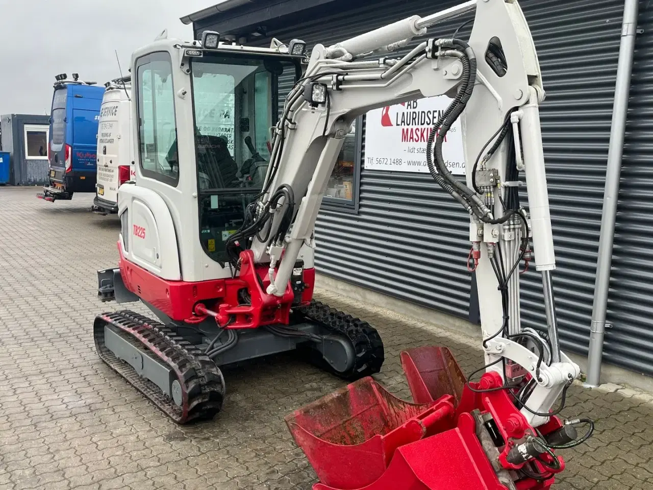 Billede 2 - Takeuchi TB225 Hydraulisk Tiltfæste, centralsmørring +3 skovle