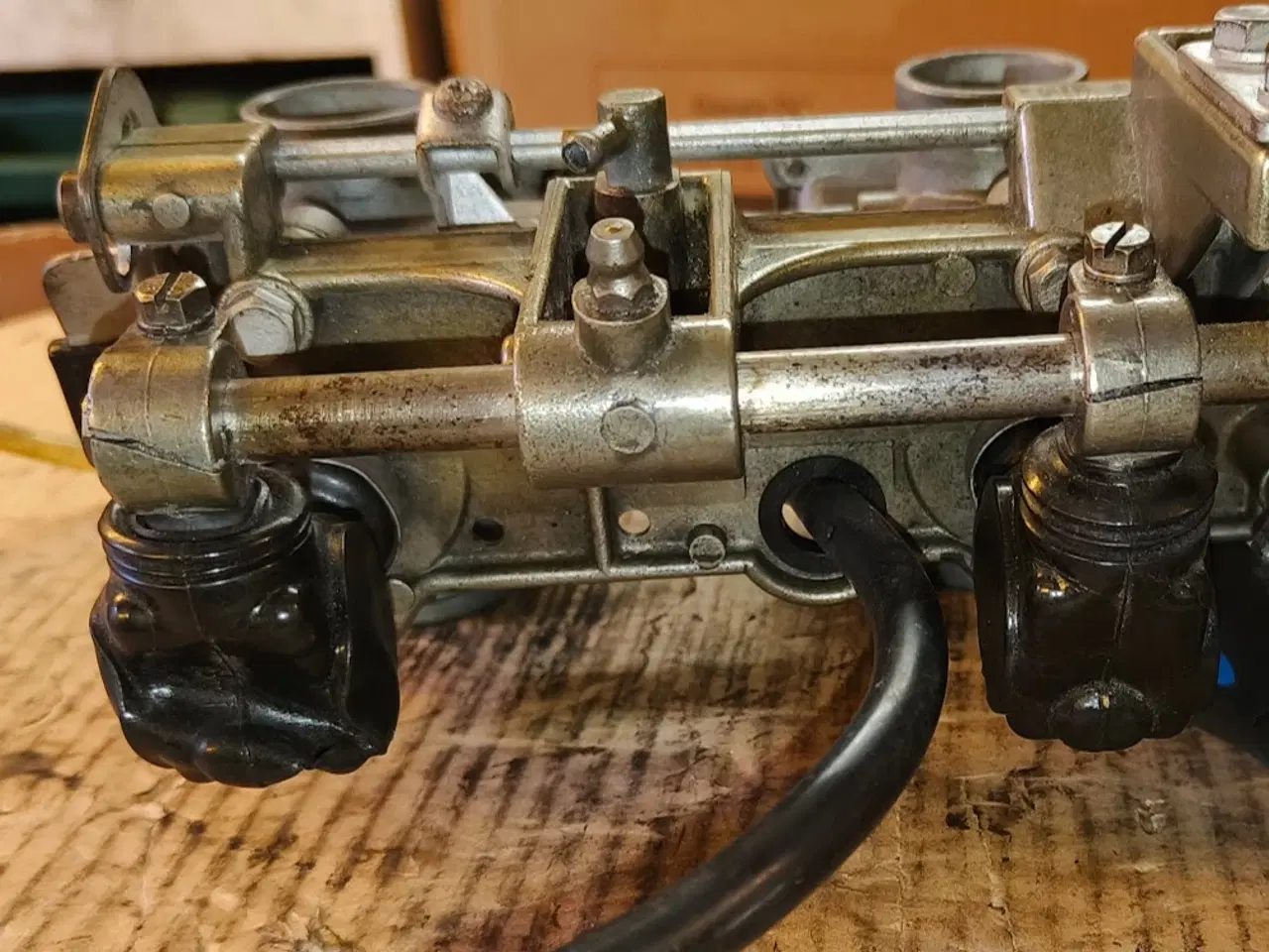 Billede 4 - Suzuki gt 550  Karburatorsæt.