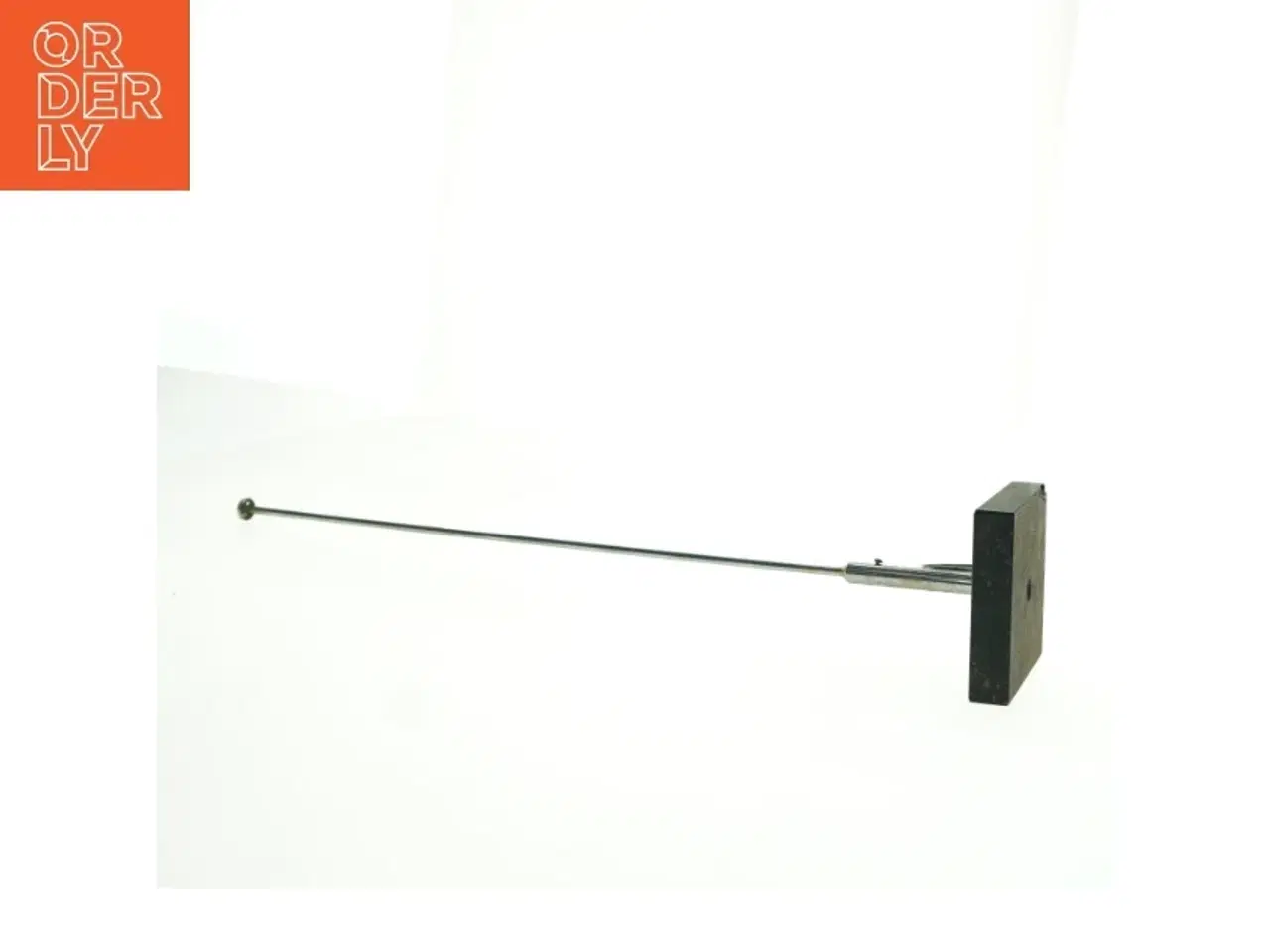 Billede 2 - Flagstang på fod af norsk Porsgrun porfyr marmor (str. 51 x 10 cm)