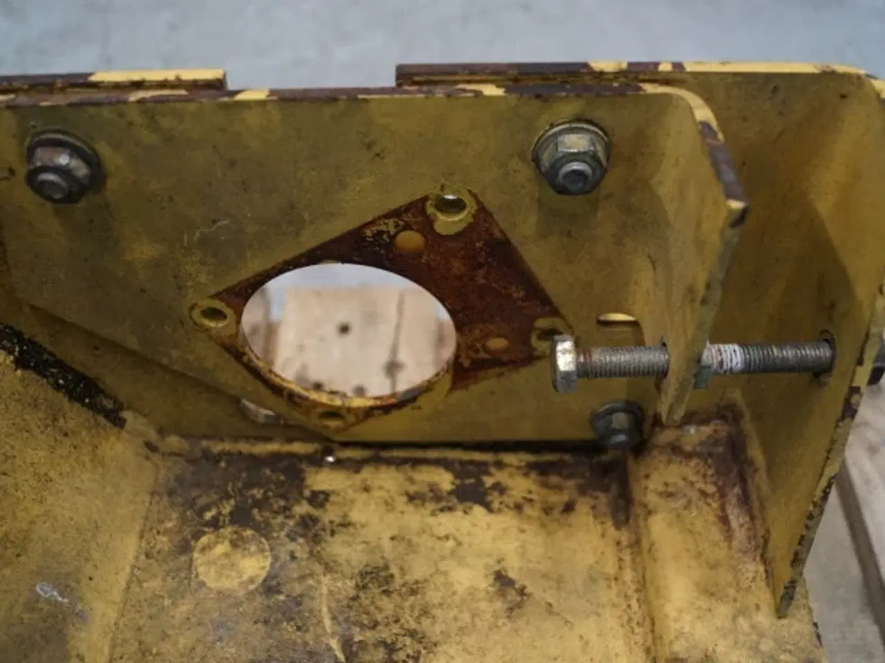 Billede 4 - New Holland TX66 Motorophæng 89833553