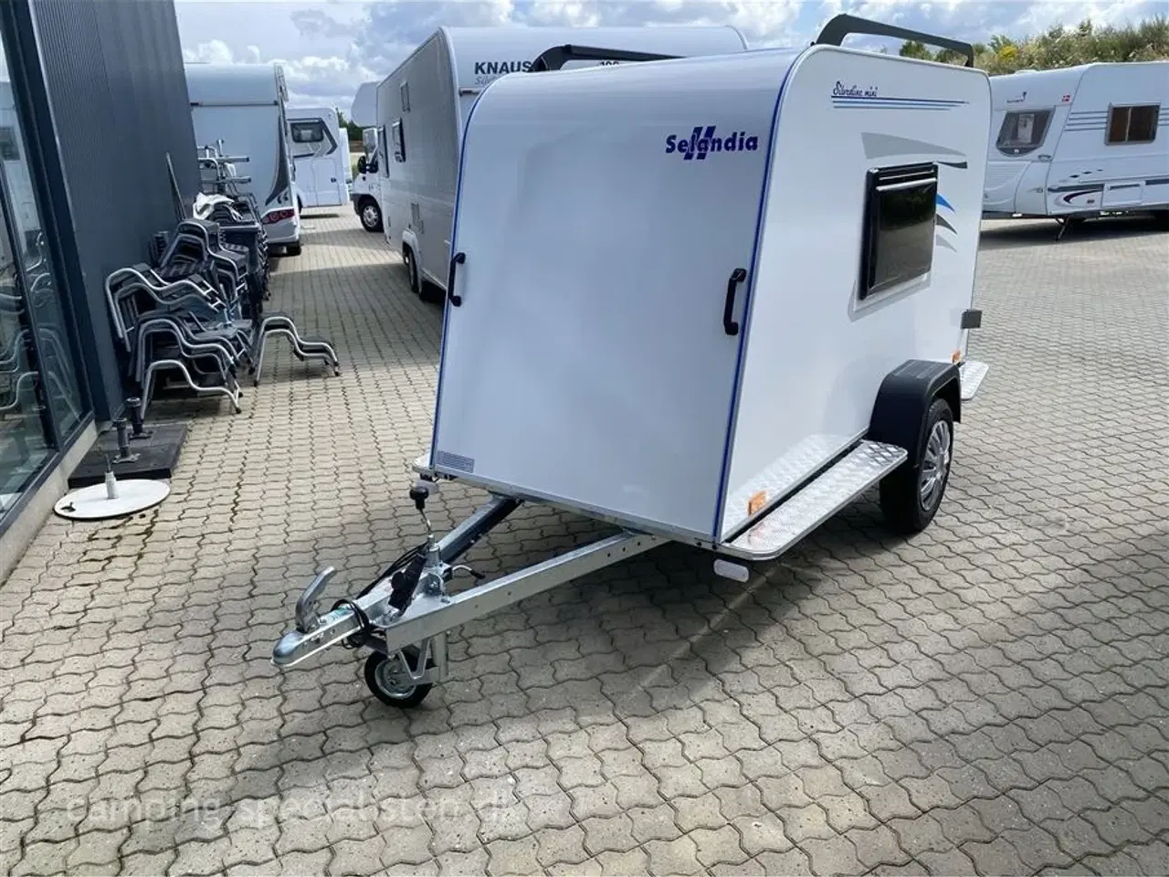 Billede 3 - 2024 - Tomplan Silverline Mini    NY Mini campingvogn Den populære Silverline i model 2024 - dobbelt seng - Camping-Specialisten.dk