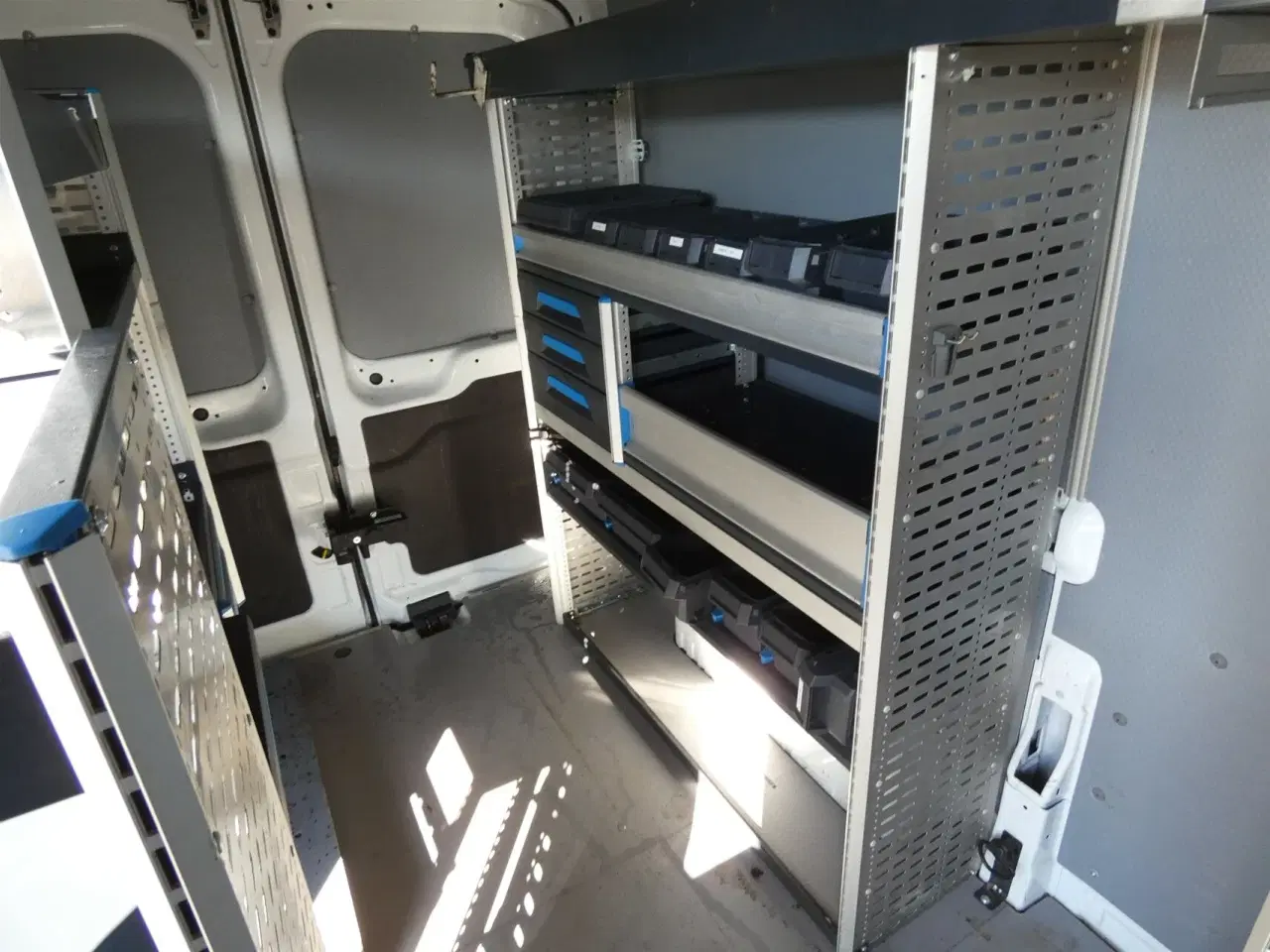 Billede 11 - Ford Transit 350 L2H2 2,0 TDCi Trend VÆRKSTEDBIL 130HK Van Man.