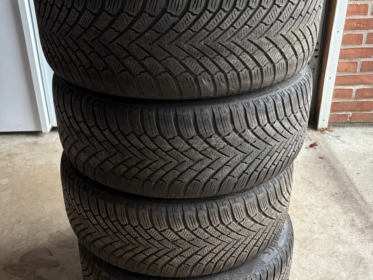 Billede 2 - Vinterdæk Continental 225/50 R 17”