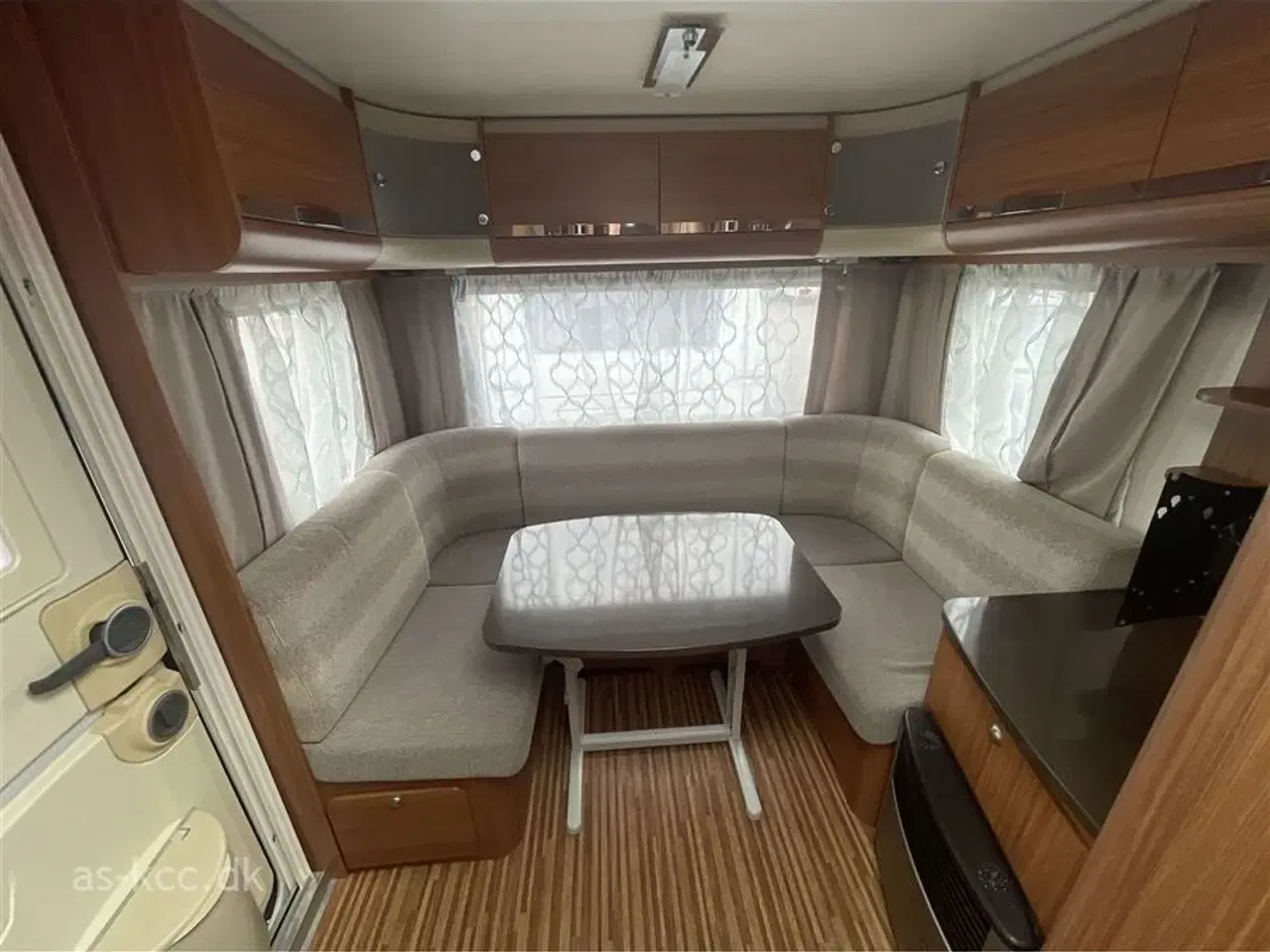 Billede 4 - 2012 - Adria Adora 472 LU   Adria Adora 472 LU enkelte senge og Posemarkise med 2 læsider