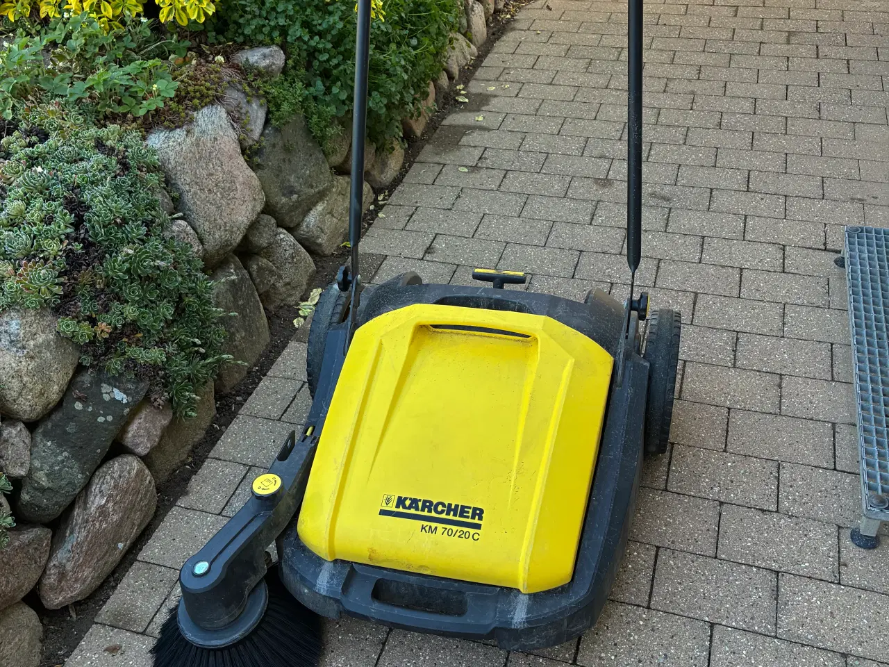 Billede 1 - Fejemaskine karcher KM70/20C