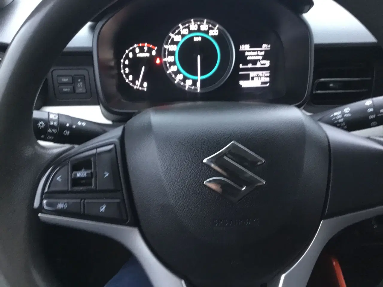 Billede 11 - Suzuki ignis 1;2 dualjet 16v 90 hk træk aircon