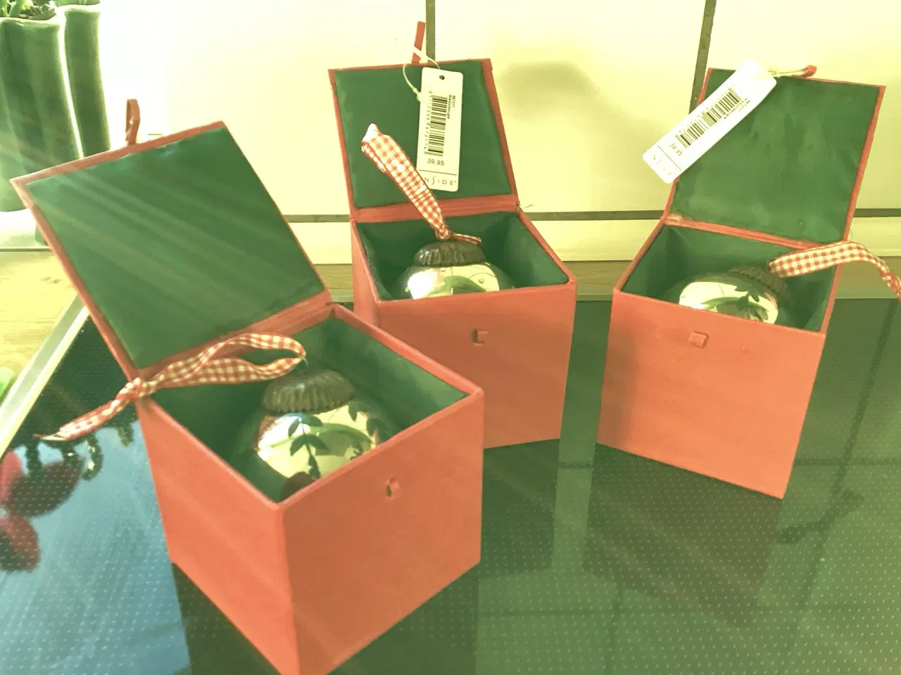 Billede 9 - 3 glas julekugler i æske