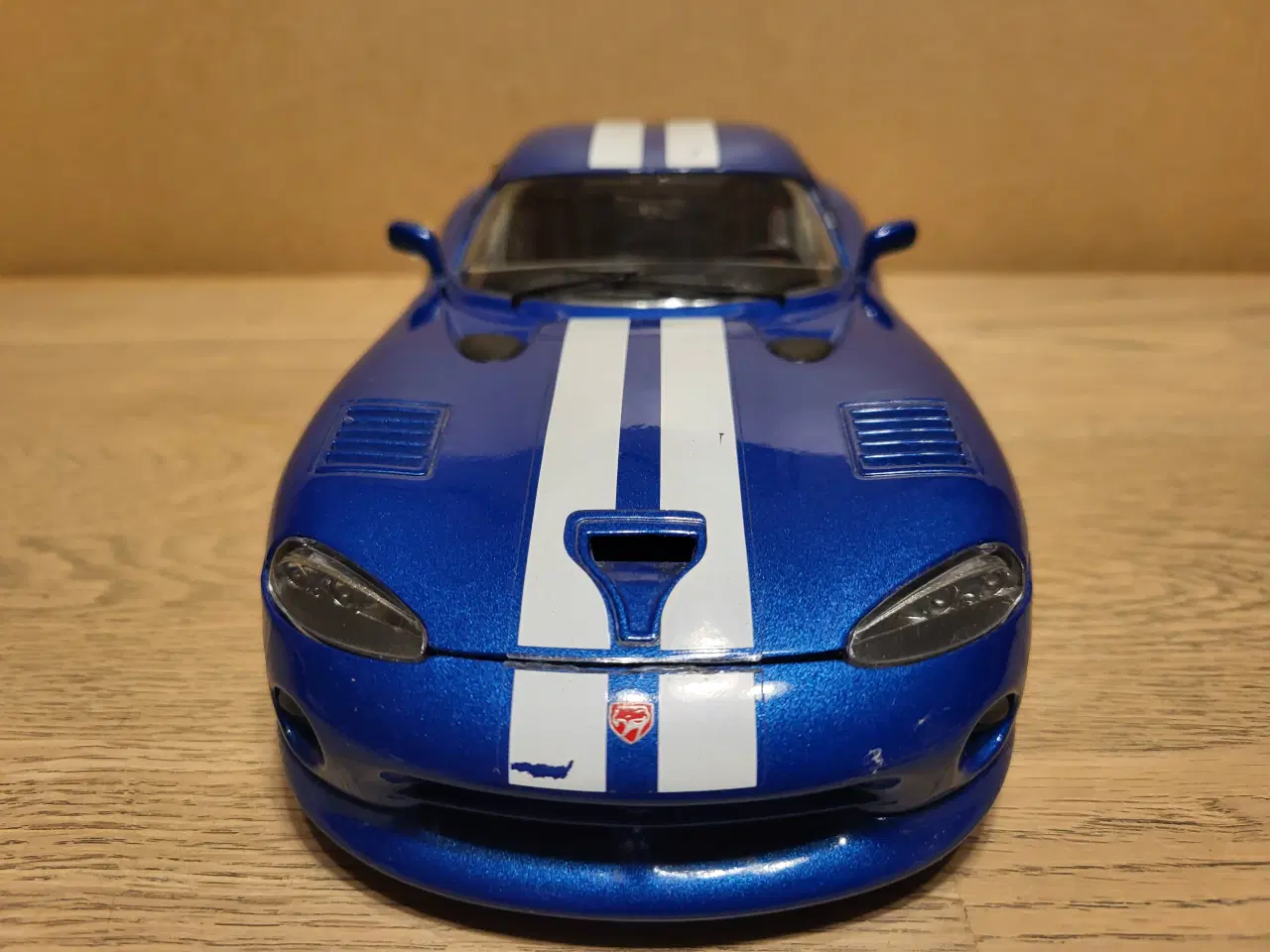 Billede 3 - Modelbil. Viper GTS Coupe Dodge. Skala 1/18.