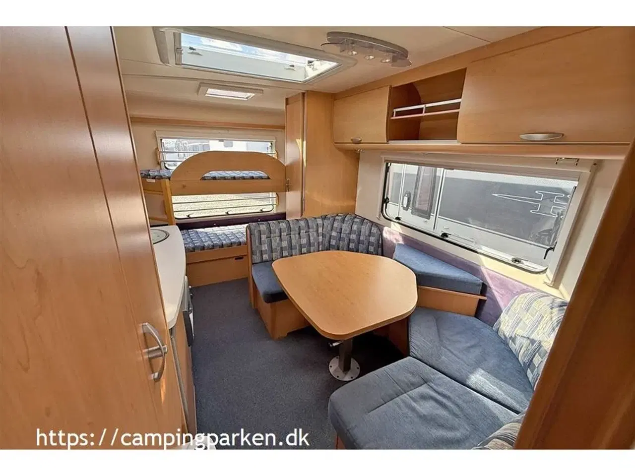 Billede 2 - 2007 - Knaus Südwind 550   Perfekt familievogn med dobbeltseng, køjer og 3 meter Isabella fortelt