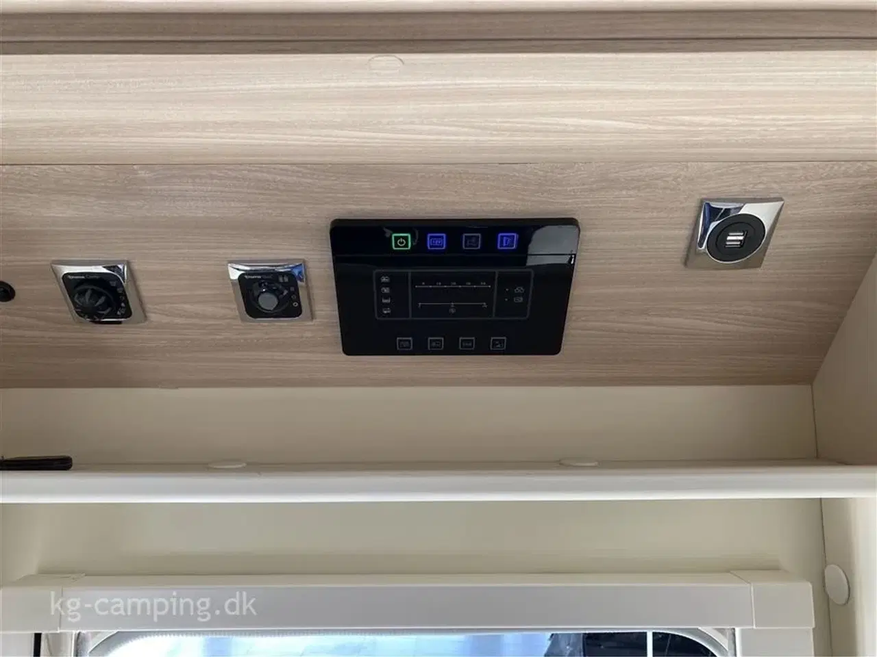 Billede 7 - 2020 - Euramobil Activa One Populær lille Euramobil med masser af skabsplads. Bemærk totallængede på 589 cm.