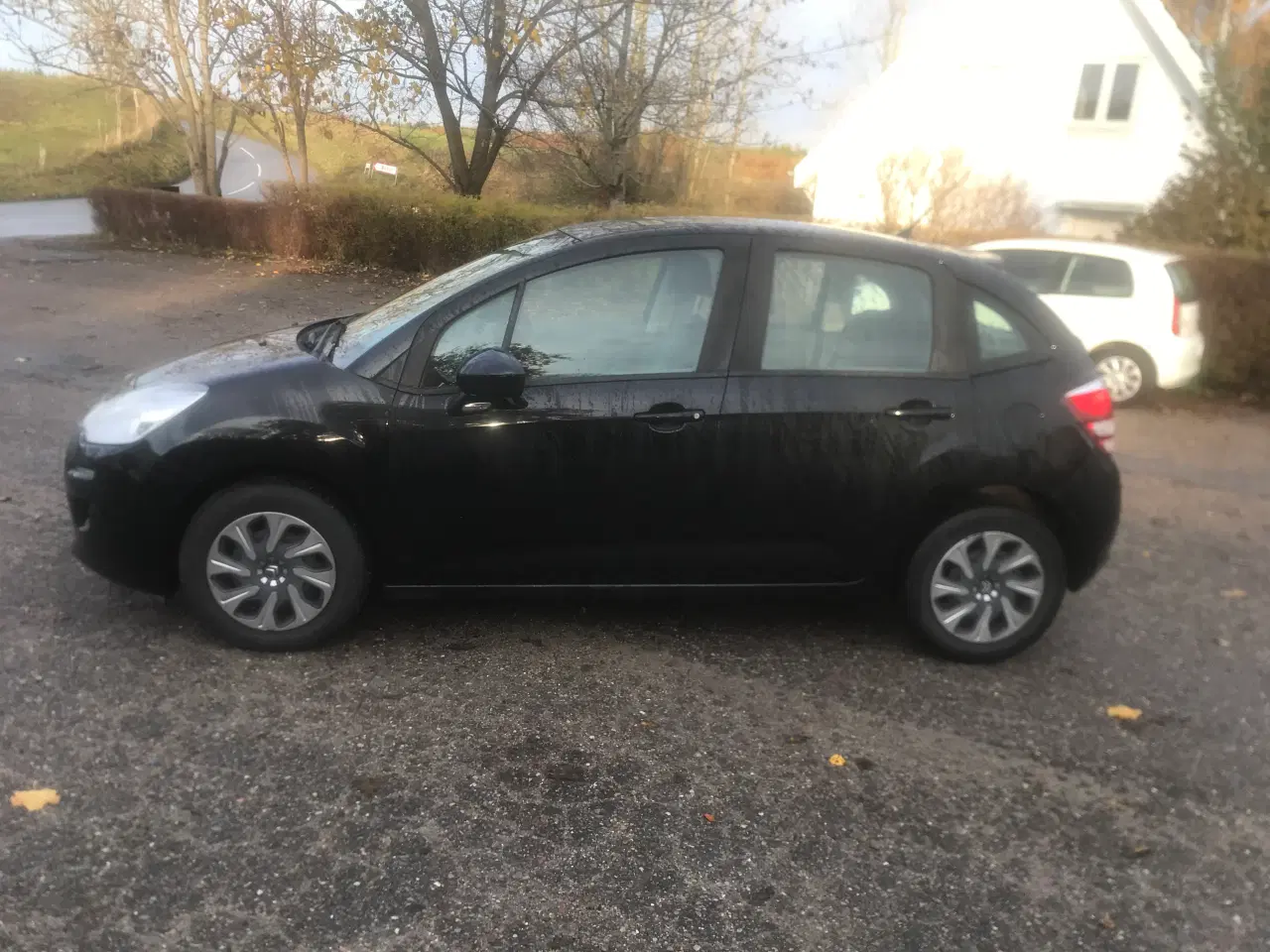 Billede 8 - Citroen c3 fra 2015 1,6 4-dørs M. Bagklap Halvårli