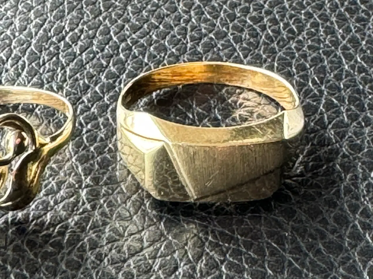 Billede 3 - To flotte  ringe i 14 kt. guld str. 59 & 61