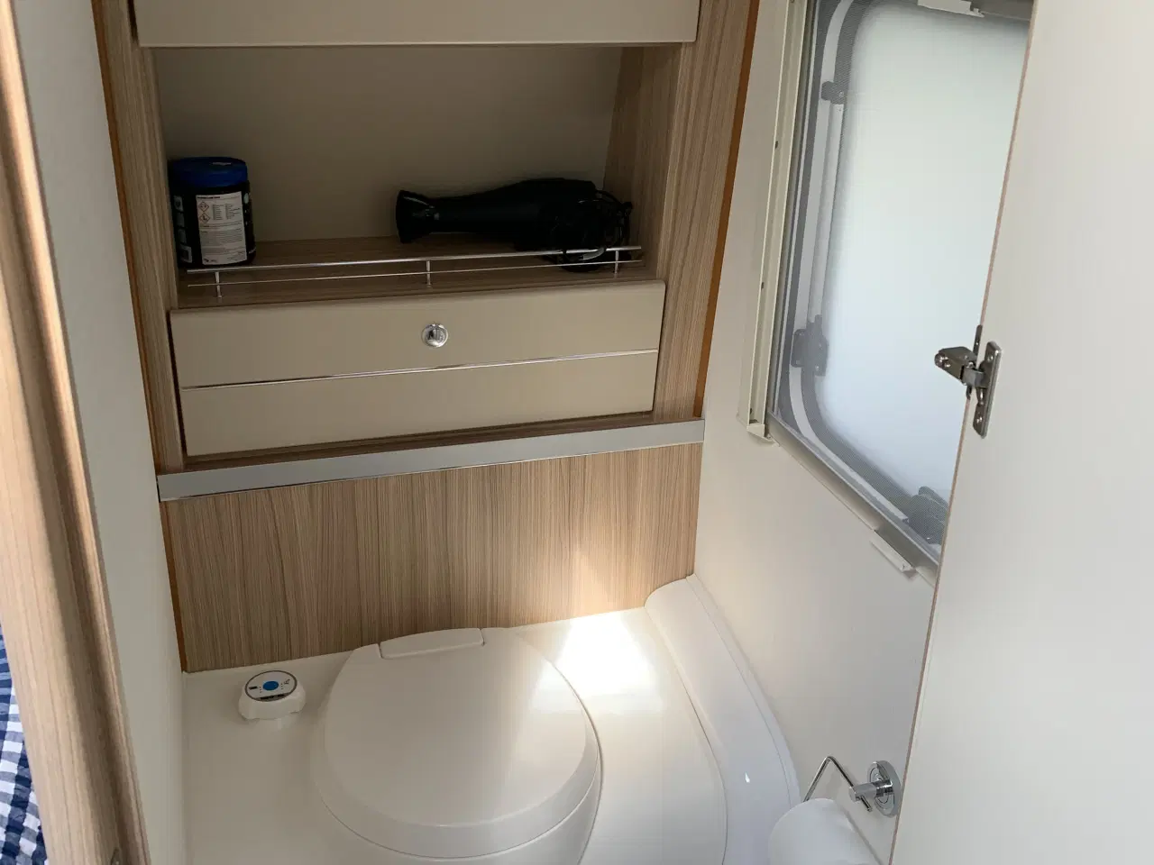 Billede 8 - Kvalitets køjevogn fra Fendt