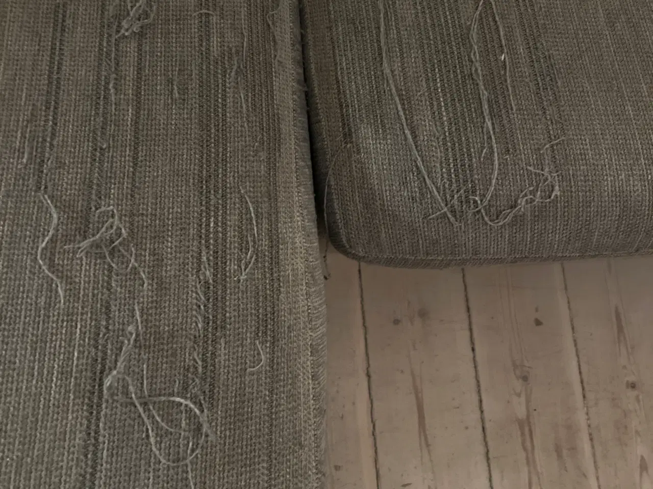 Billede 4 - Sofa med chaiselong, der trænger til nyt betræk