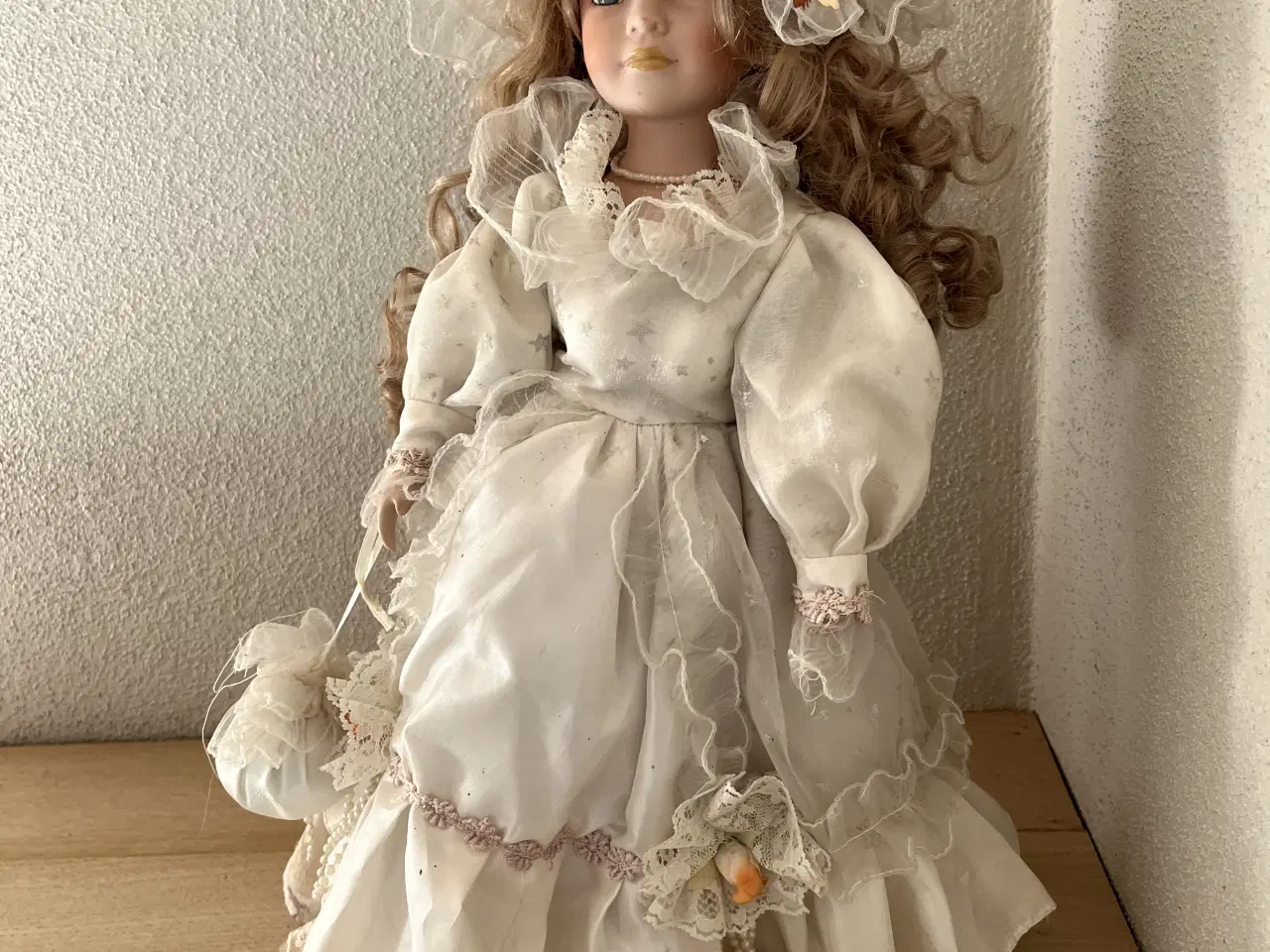 Billede 1 - Porcelænsdukke