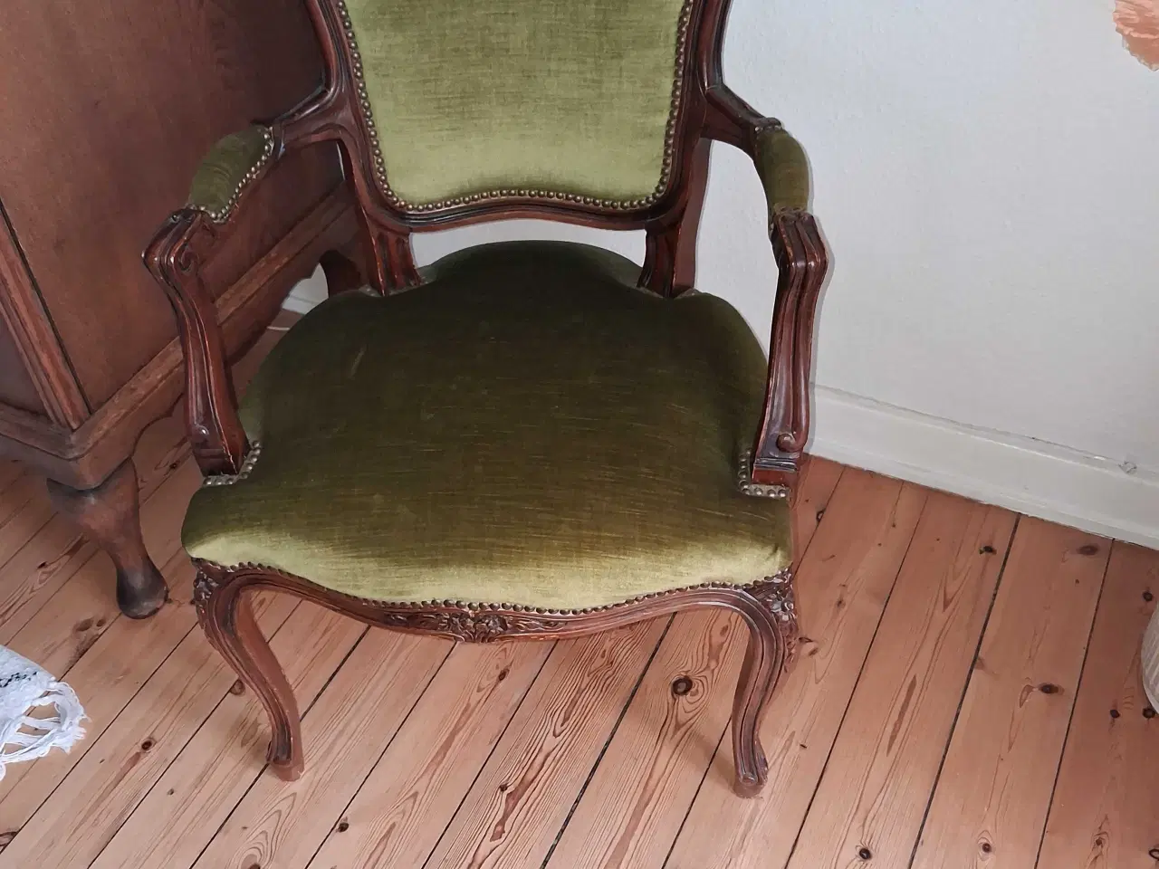 Billede 3 - Gammel Stol egetræ med velour