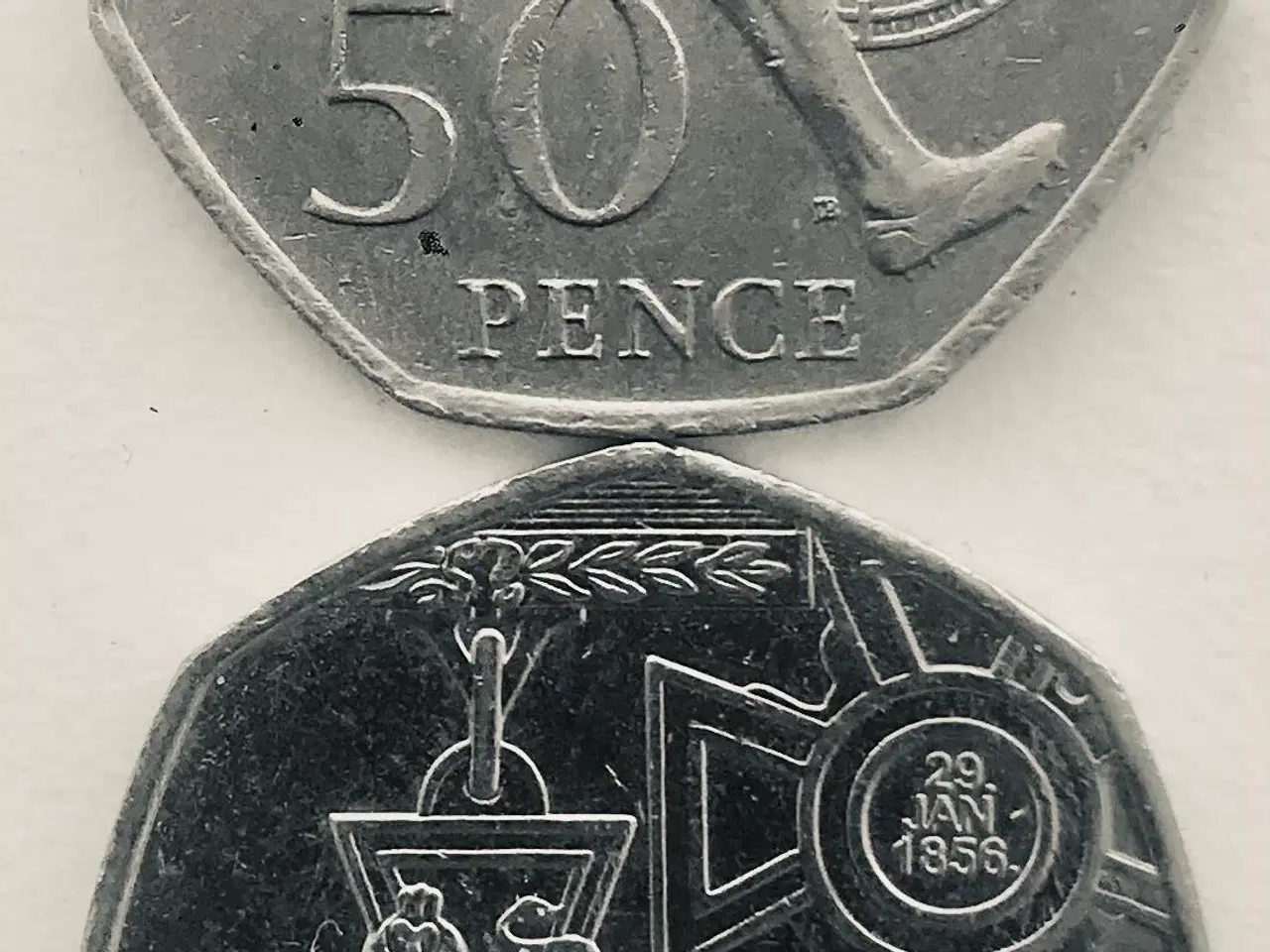 Billede 1 - 2006 UK 50 VC cross & 2004 50 pence (mønter)