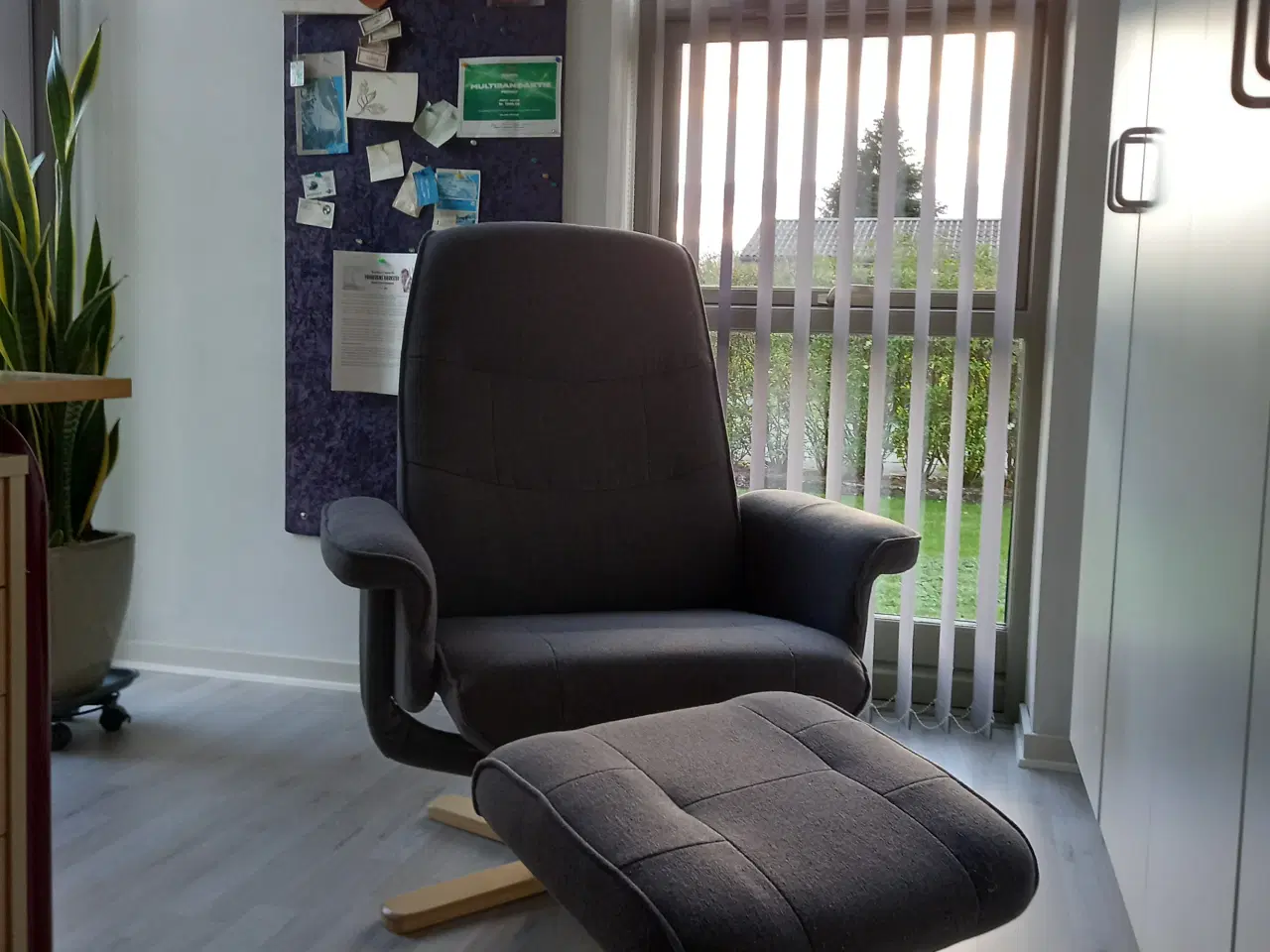 Billede 1 - Lænestol m. fodskammel