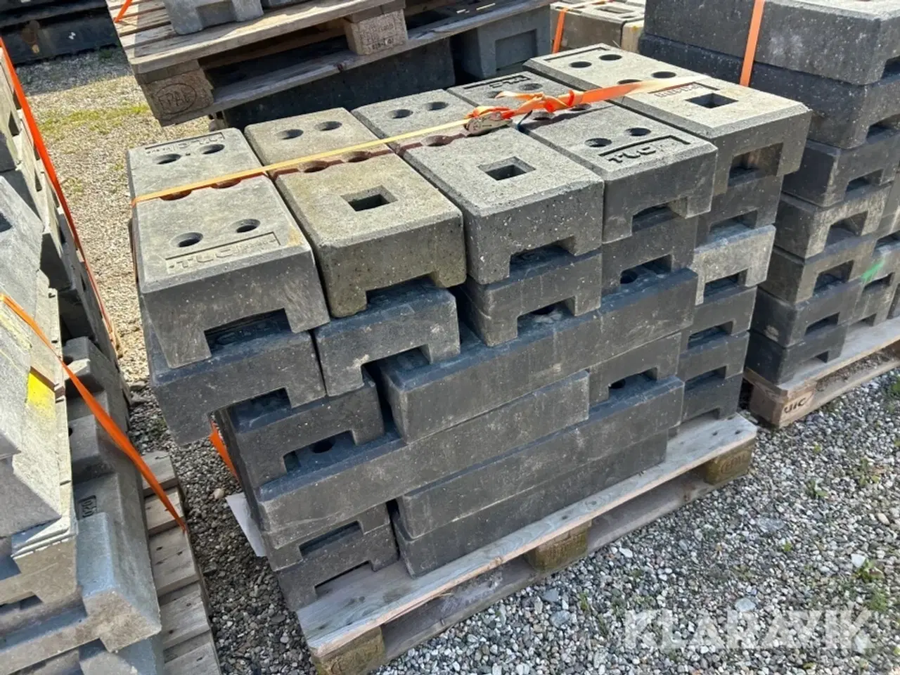 Billede 11 - Byggehegns fødder 9 paller