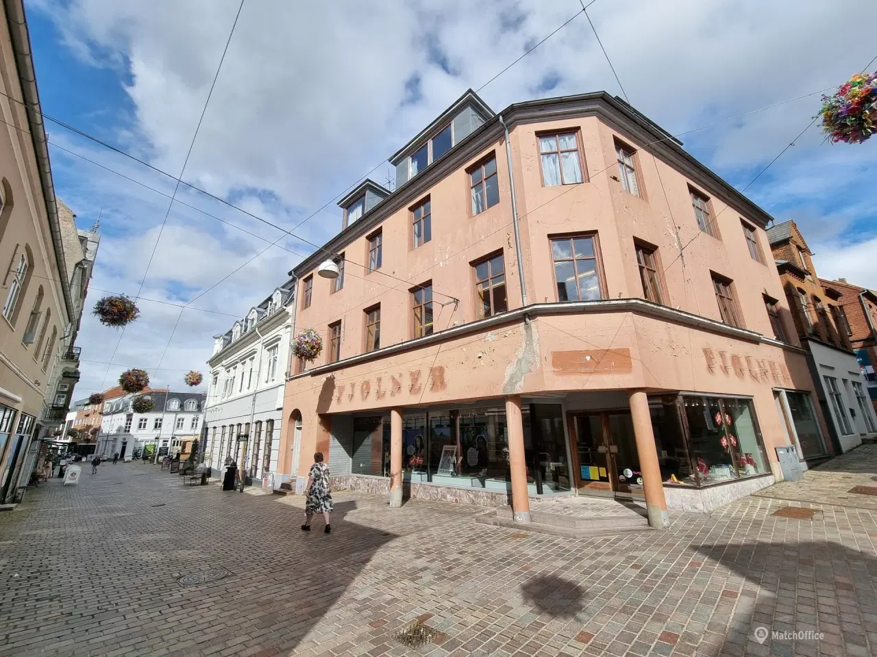 Billede 2 - Investerings- / projektejendom i gågaden i Viborg