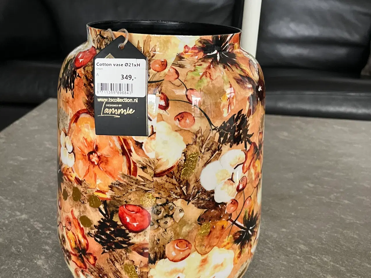 Billede 1 - Lammie metal vase med et touch af guld i