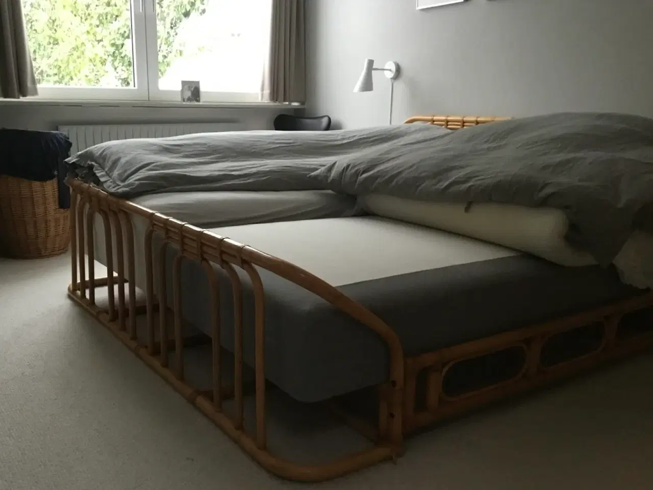 Billede 1 - Dux seng (stel + 2 madrasser)