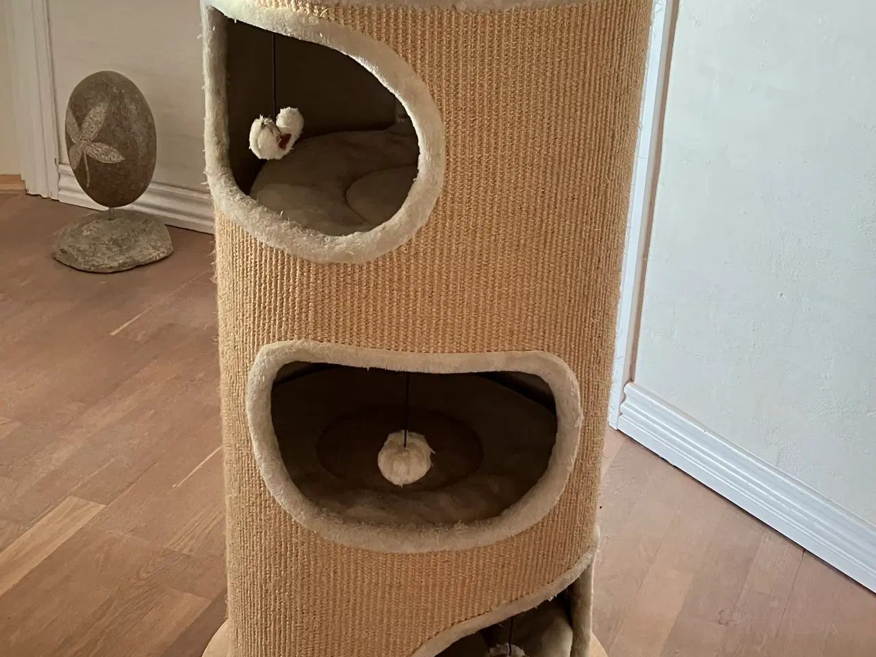 Billede 1 - Kradsetønde m. 3 huler og et plateau