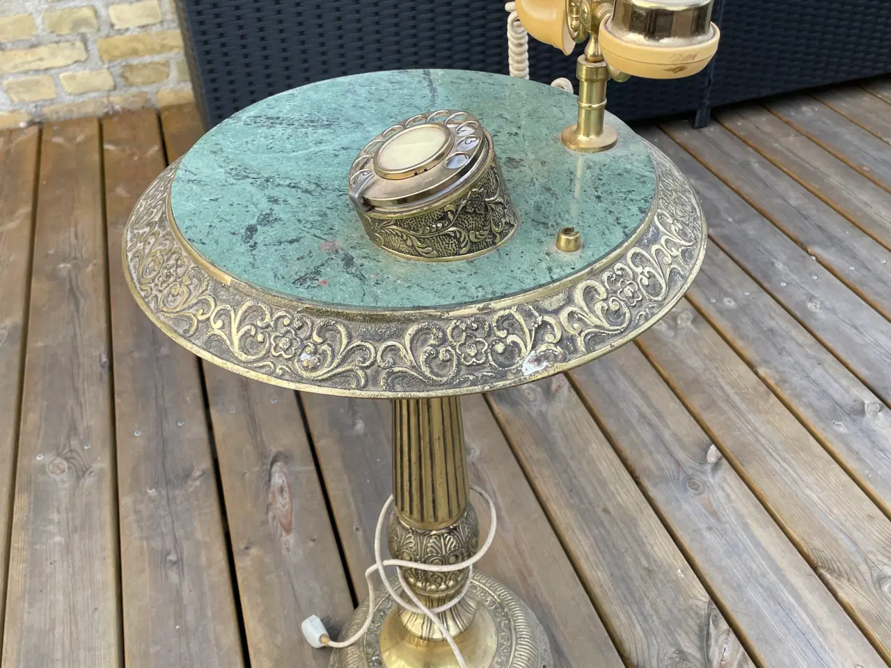 Billede 2 - Drejetelefon i messing på fod.