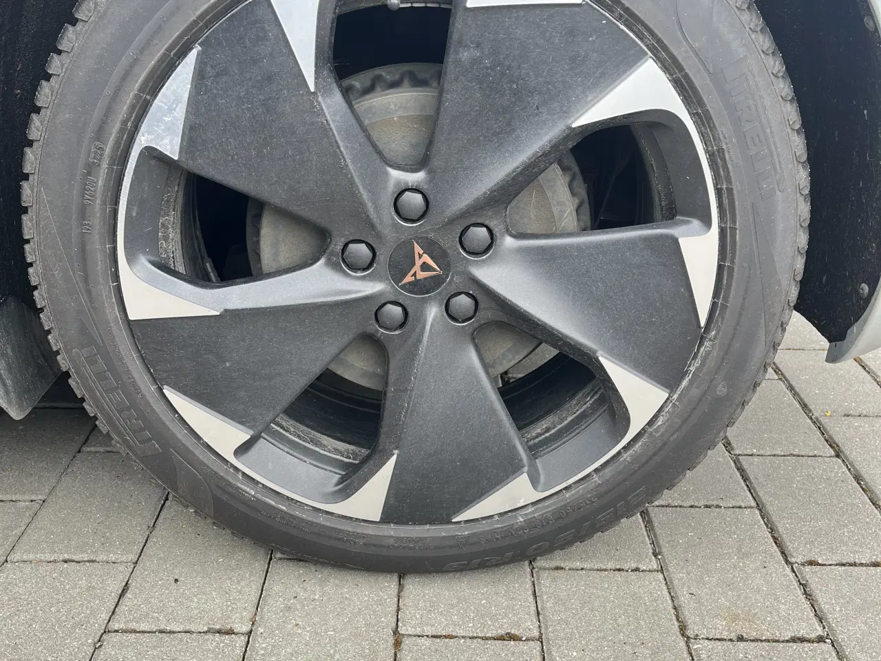Billede 2 - Originale CUPRA Born fælge med helt nye Pirelli
