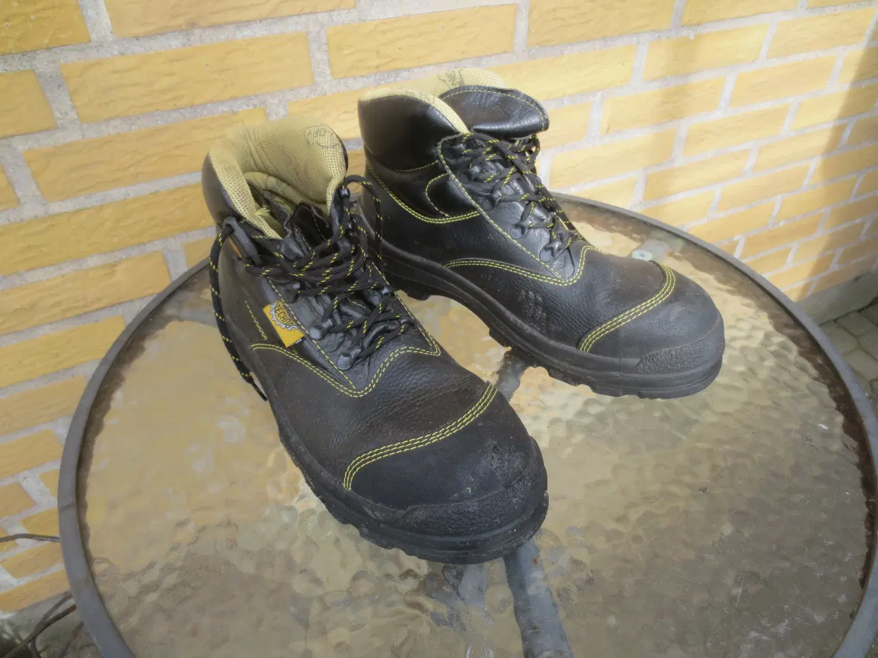 Billede 2 - 1 par sikkerheds sko Techno nummer 47