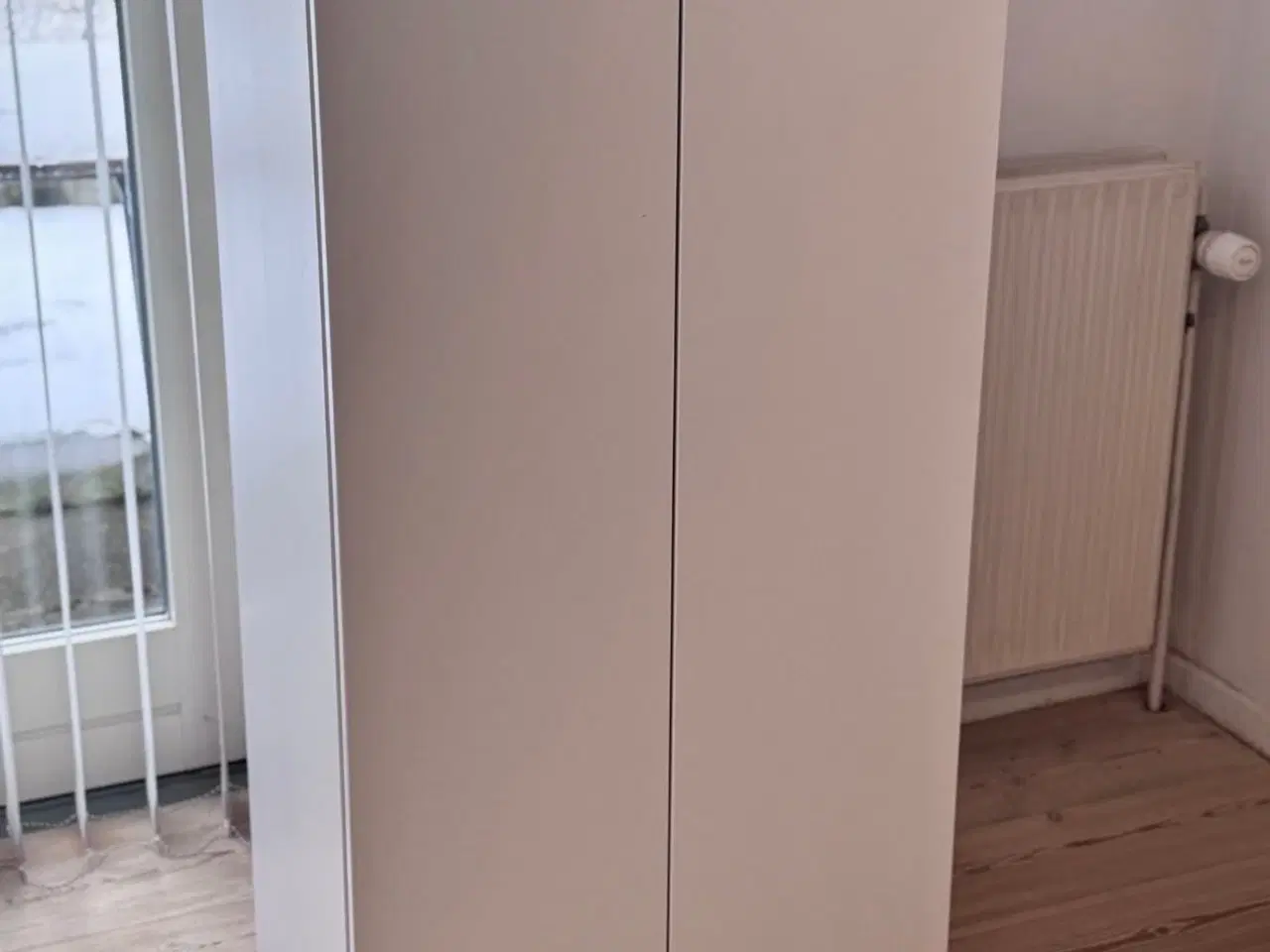 Billede 1 - Tøjskab til børneværelset