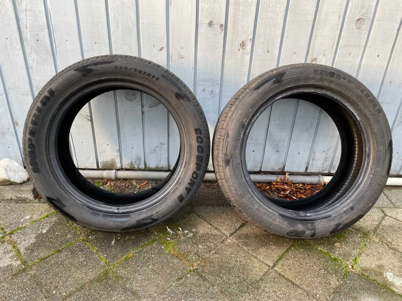 Billede 2 - 2 stk sommerdæk 225/50ZR17