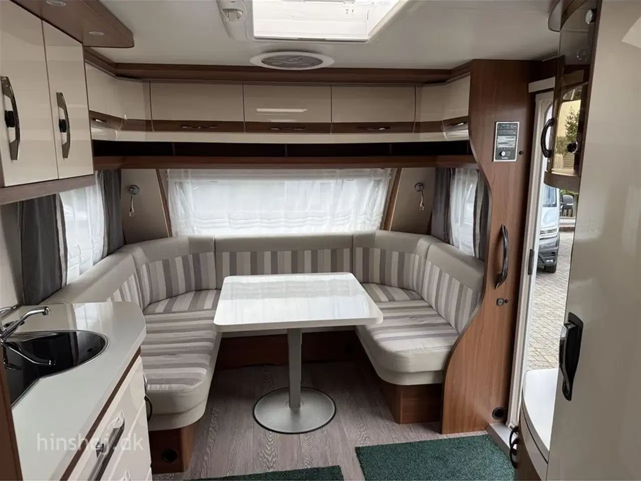 Billede 18 - 2017 - Hobby Excellent 560 WFU   Dejlig vogn med rundsidegruppe og franskseng fra Hinshøj Caravan A/S