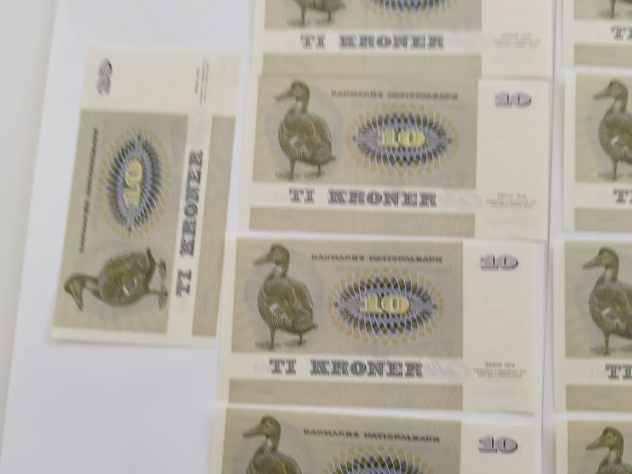 Billede 6 - Ti Kroner fra 1975. Bankfriske 