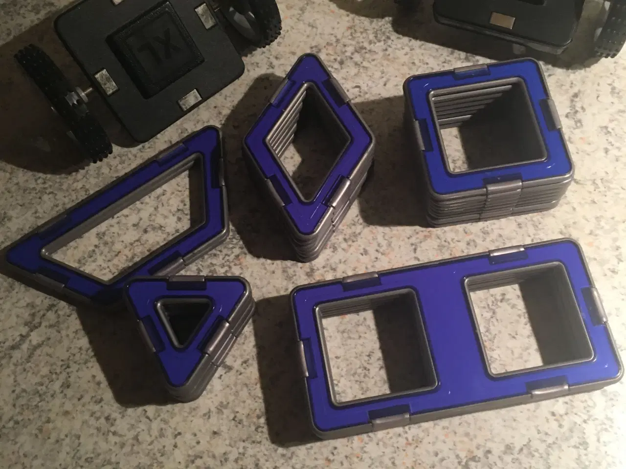 Billede 2 - Helt nye Magformers 40 stk. incl 2 X hjul